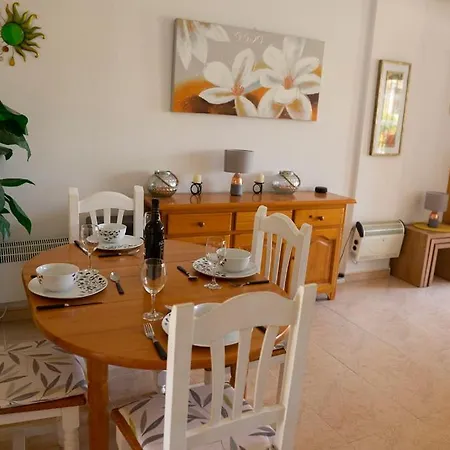 Beautiful Townhouse With Views Over The Communal Pool Close To Golf Course * Кампоамор