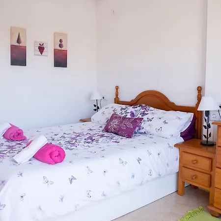 Дом отдыха Beautiful Townhouse With Views Over The Communal Pool Close To Golf Course *